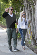 EXKLUSIV - Schwanger? Reese Witherspoon trägt eine weite Bluse