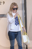 EXKLUSIV - Schwanger? Reese Witherspoon trägt eine weite Bluse