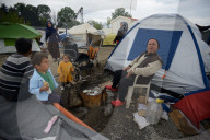 NEWS - Griechenland: Noch immer harren Flüchtlinge in Idomeni aus