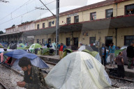 NEWS - Griechenland: Noch immer harren Flüchtlinge in Idomeni aus