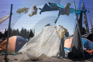 NEWS - Griechenland: Noch immer harren Flüchtlinge in Idomeni aus