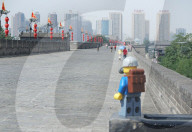 FEATURE - Lego-Männchen erwandert die Welt