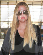 PEOPLE - Khloe Kardashian mit "strahlendem" Teint am Flughafen