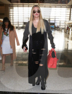 PEOPLE - Khloe Kardashian mit "strahlendem" Teint am Flughafen