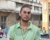 PEOPLE - Castro-Enkel und Model Antonio schaut sich in Havanna die Chanel-Parade an