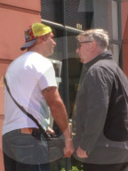 EXKLUSIV - Alex Baldwin hat mal wieder "Lämpe" mit einem Fotografen