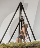PEOPLE - Elsa Hosk steigt in die Ringe