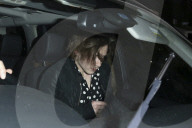 EXKLUSIV - Brookyln Beckham und Mama Victoria verlassen das Casa Cruz in London