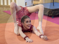 FEATURE - Schlangenmensch Claudia Hughes aus Grossbritannien