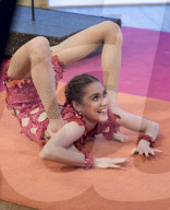 FEATURE - Schlangenmensch Claudia Hughes aus Grossbritannien