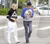 PEOPLE - Kristen Stewart mit Ex-Freundin Alicia im Hollywood unterwegs