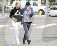 PEOPLE - Kristen Stewart mit Ex-Freundin Alicia im Hollywood unterwegs