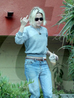 PEOPLE - Kristen Stewart zeigt den Mittelfinger