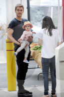 EXKLUSIV - Rachel Bilson spaziert mit Klein Briar Rose durch Los Angeles