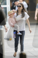 EXKLUSIV - Rachel Bilson spaziert mit Klein Briar Rose durch Los Angeles