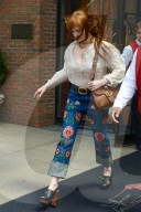 PEOPLE - Florence Welch: Flower-Power und Sturm-Frisur in New York