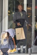 PEOPLE - Seal shoppt mit Henry und Lou im Nike-Shop
