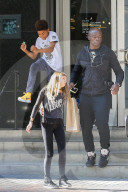 PEOPLE - Seal shoppt mit Henry und Lou im Nike-Shop