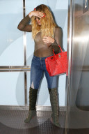PEOPLE - Khloe Kardashian bummelt in Beverly Hills