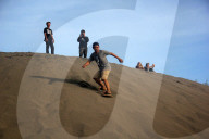FEATURE - Sandboarding auf DÃ¼nen in Indonesien