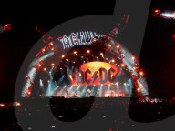 PEOPLE - AC/DC mit Axl Rose auf der Bühne in Lissabon