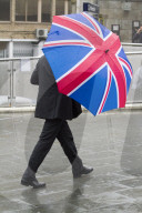 NEWS - Grossbritannien: Nach Hitzewelle folgt Regenwetter