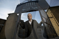 PORTRAIT - Derren Brown