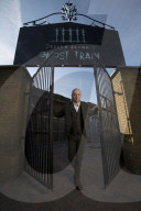 PORTRAIT - Derren Brown