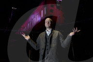 PORTRAIT - Derren Brown