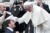 NEWS - Vatikan: Franziskus - ein Papst zum 'Anfassen'