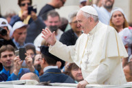 NEWS - Vatikan: Franziskus - ein Papst zum 'Anfassen'