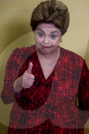 NEWS - Brasilien: Dilma Rousseff mit Schülern und Lehrern in Brasilia