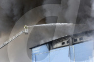 NEWS -  Berlin: Feuerwehreinsatz bei Grossbrand