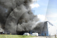NEWS -  Berlin: Feuerwehreinsatz bei Grossbrand
