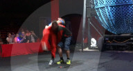 FEATURE - Opfer von Zirkus Clown Stunt