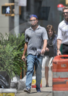 EXKLUSIV - Leonardo DiCaprio schaut sich Wohnungen in New York an 