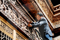 REPORTAGE - Die Kunst des Holzschnitzen in China