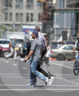 EXKLUSIV - Leonardo DiCaprio schaut sich Wohnungen in New York an 