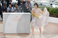PEOPLE - Cannes 2016: Soko tanzt am Photocall "The Dancer/La Danseuse"