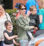 PEOPLE - Sarah Michelle Gellar und ihre Kinder: Besuch bei der Feuerwehr in LA