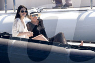PEOPLE - Cannes 2016: Kendall  und Kris Jenner machen eine Bootstour