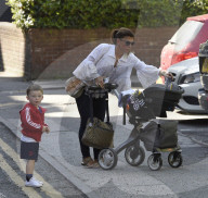  PEOPLE - Coleen Rooney hat alle Hände voll zu tun mit ihren Jungs