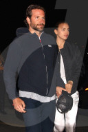 PEOPLE -  Bradley Cooper mit Irina Shayk am Beyonce Konzert