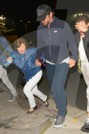 PEOPLE - Bradley Cooper mit Irina Shayk und deren Mutter Olga unterwegs ans Beyonce Konzert