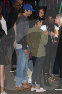 PEOPLE - Ashton Kutcher und Mila Kunis unterwegs ans Beyonce Konzert