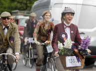 FEATURE - Auf Velos von gestern: Tweed Run in London