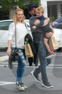 EXKLUSIV -  Hilary Duff und Mike Comrie machen auf 'Happy Family'
