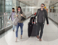 PEOPLE - Courteney Cox und Johnny McDaid am Flughafen Heathrow