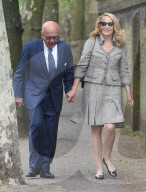 PEOPLE - Rupert Murdoch und Jerry Hall spazieren durch London
