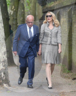 PEOPLE - Rupert Murdoch und Jerry Hall spazieren durch London